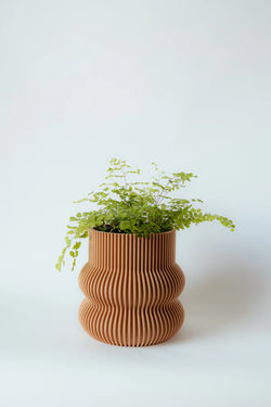 Caramel Curvy Pot - Medim