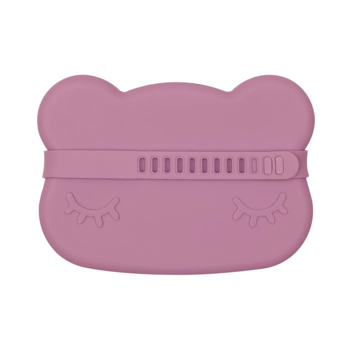 This versatile Bear Snackie by We Might Be Tiny can handle any situation you throw at it! Pop it in the freezer, use it to whip up quick microwave snacks and even bake some cute sleepy-eyed bear delights! Every Snackie consists of a bowl and plate secured by a flexible silicone strap to hold them together. 