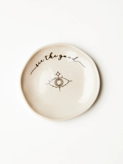 This ceramic 'See the Good Dish' is a perfect holder for your rings, jewellery and small trinkets. A great reminder for the recipient to See the Good.