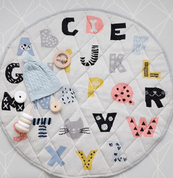 This Di Lusso ABCD playmat is perfect for hangout time, tummy time or playtime