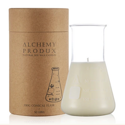 Get a whiff of this insanely yummy Yuzu candle! Set in a chemistry flask, this range by Alchemy are about mixing a Science vibe with incredible scents. 