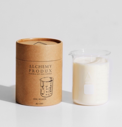 Get a whiff of this insanely yummy Tobacco & Fir candle! Set in a chemistry beaker, this range by Alchemy are about mixing a Science vibe with incredible scents.   A homely, earthy essence. Fiery ambers and smokey incense laying at its core and dry tobacco at the base.