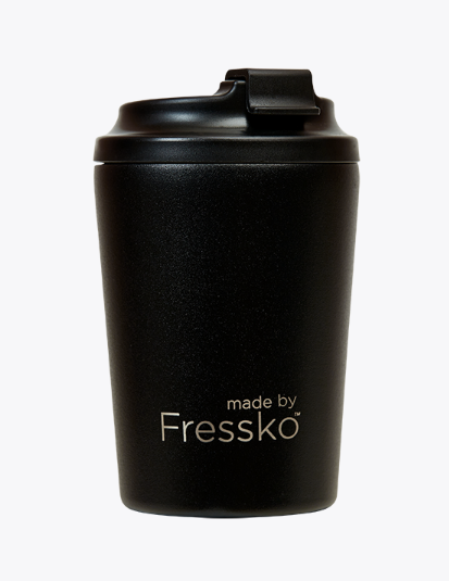Enjoy your take away coffee, tea or hot chocolate with the coal bino cup made by Fressko.   This 8 oz reusable takeaway coffee cup is spill proof!