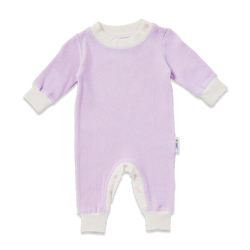 Keep cosy & suit up for lot's of play! Made with soft cotton waffle, a playful speckled rib bind and press studs for easy changes, this Lilac Organic jumpsuit from Halcyon Nights is gentle on the skin with an oversized fit.