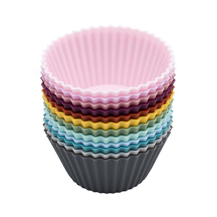 Be an eco warrior with these reusable silicon muffin cups for kids from We Might Be Tiny!   These silicone muffin cups happen to tick all the boxes on two fronts:  ✔ The perfect grown-up kitchen assistant  ✔ The toddler-pleasing lunch box organiser  Every set comes with 12 silicone muffin cups―one for each signature We Might Be Tiny colour―and adds a splash of colour to your culinary cre