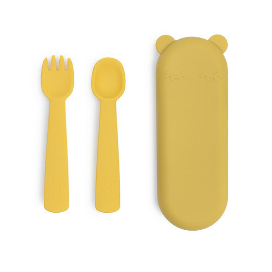 The We Might Be Tiny Feedie Fork & Spoon Set ticks all the boxes as baby’s perfect first cutlery set!