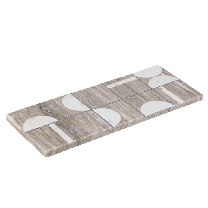 The Spliced Marble Serving Board is the perfect accessory to add a touch of charm to your kitchen. Made from marble, it has intimate patterns in a warm colour palette.